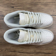 Cargar imagen en el visor de la galería, SB Dunk Low Light Bone Cashmere Pale Ivory DD1503-107