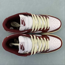 Cargar imagen en el visor de la galería, SB Dunk Low PRM Vintage Team Red White Coconut Milk FJ4555-100