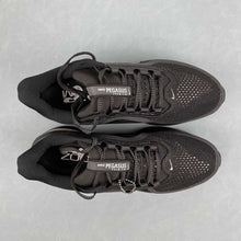 Cargar imagen en el visor de la galería, Pegasus Premium Black Black Metallic Silver Light Blue HQ2592-005