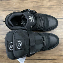 Cargar imagen en el visor de la galería, Adidas Forum Low “Black” x Bad Bunny