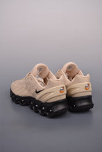 Cargar imagen en el visor de la galería, Air Max Dn8 Light British Tan FQ7860-033