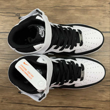 Cargar imagen en el visor de la galería, Air Force 1 07 Mid White Black YH2293 033