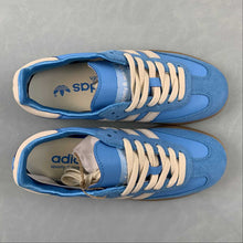 Cargar imagen en el visor de la galería, Adidas Samba OG Sporty and Rich Blue Grey IE6975
