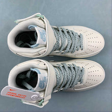 Cargar imagen en el visor de la galería, Undefeated x Air Force 1 07 Mid Light Blue White GB5969-002