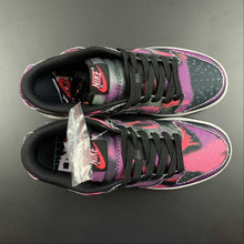 Cargar imagen en el visor de la galería, SB Dunk Low Graffiti Pink Purple Black DM0108-002