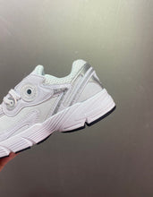 Cargar imagen en el visor de la galería, Adidas Astir White Silver Metallic GY5565