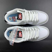 Cargar imagen en el visor de la galería, SB Dunk Low Lottery Pale Ivory Black Malachite Pale Ivory DR9654-001
