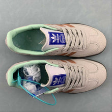 Cargar imagen en el visor de la galería, Adidas Samba OG Crystal White Clay Strata Gum ID2047