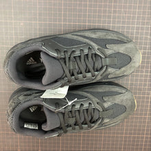 Cargar imagen en el visor de la galería, Adidas Yeezy Boost 700 Utility Black FV5304
