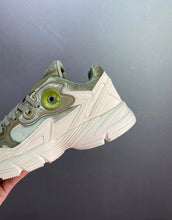 Cargar imagen en el visor de la galería, Adidas Astir Orbit Green Wonder White Gold Metallic GX8548