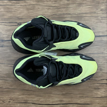 Cargar imagen en el visor de la galería, Adidas Yeezy Boost 700 MNVN Phopho FV4443