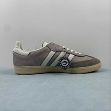 Cargar imagen en el visor de la galería, Offspring x Adidas Samba Consortium Cup Pantone Off White Clay IG1954