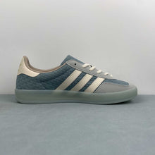 Cargar imagen en el visor de la galería, Adidas Gazelle Indoor Supplier Colour Wonder White Supplier Colour JR8852