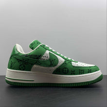 Cargar imagen en el visor de la galería, Louis Vuitton Trainer Snaker x Air Force 1 White Green LK0226
