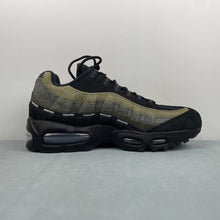 Cargar imagen en el visor de la galería, Undefeated x Air Max 95 Medium Olive IB4523-200