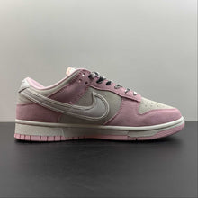 Cargar imagen en el visor de la galería, SB Dunk Low LX Pink Foam White Black DV3054-600