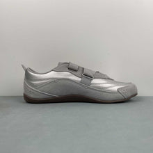 Cargar imagen en el visor de la galería, Adidas Urban Reverie Silver Metallic Clear Onix Gum5 JQ9392