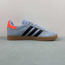 Cargar imagen en el visor de la galería, Adidas Gazelle Clear Sky Core Black Gum JI2076