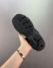 Cargar imagen en el visor de la galería, Adidas Astir Black GZ4341