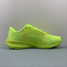 Cargar imagen en el visor de la galería, Air Zoom Pegasus 40 Grinch Barely Volt Bright Crimson DV3854-700
