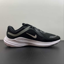 Cargar imagen en el visor de la galería, Nike Quest 4 Black White-Smoke Grey DD0204-001