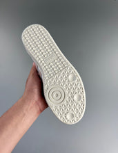 Cargar imagen en el visor de la galería, Adidas Samba OG Kith Classics Program White Red GY2544