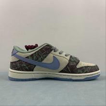 Cargar imagen en el visor de la galería, SB Dunk Low Crenshaw Skate Club Beige Multi-Color Blue FN4193-100