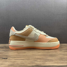 Cargar imagen en el visor de la galería, Air Force 1 Shadow Sisterhood Cashmere Orange Chalk Lobster DM8157 700