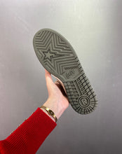 Cargar imagen en el visor de la galería, BAPE Sk8 STA Brown Gray