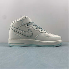 Cargar imagen en el visor de la galería, Undefeated x Air Force 1 07 Mid Light Blue White GB5969-002