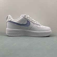 Cargar imagen en el visor de la galería, Air Force 1 07 Low Hazy Purple White FB8971-800