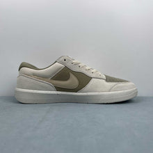 Cargar imagen en el visor de la galería, SB Force 58 Coconut Milk Neutral Olive DV5477-106