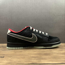 Cargar imagen en el visor de la galería, SB Dunk Low LPL League of Legends Black White Bright Crimson DO2327-011
