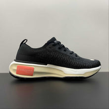 Cargar imagen en el visor de la galería, ZoomX Invincible Run FK 3 Black White DR2615-001