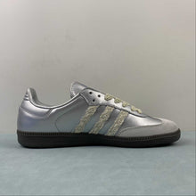 Cargar imagen en el visor de la galería, Adidas Samba OG Metallic Silver White B75806