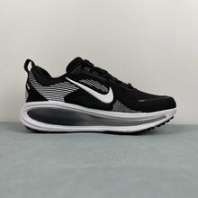 Cargar imagen en el visor de la galería, Nike Zoom Vomero 18 Black Summit White Coconut Milk Lt HM6806-007