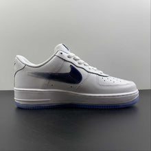 Cargar imagen en el visor de la galería, Air Force 1 07 Low White Midnight Blue Metallic Gold CO3363-366