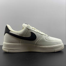 Cargar imagen en el visor de la galería, Air Force 1 07 Low Off White Black Gold MN5696-809