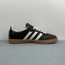 Cargar imagen en el visor de la galería, Adidas Samba OG Dark Brown Off White Gum JR0891