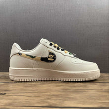 Cargar imagen en el visor de la galería, Bape x Nike Air Force 1 07 Low Camouflage White Green AA1365-118