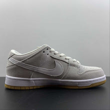 Cargar imagen en el visor de la galería, SB Dunk Low Grey White Brown 304292-106