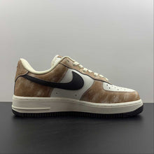 Cargar imagen en el visor de la galería, Air Force 1 Low Brown White Black BX5815-536