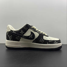 Cargar imagen en el visor de la galería, LV x Air Force 1 07 Low Black White NZ0088-805
