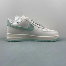 Cargar imagen en el visor de la galería, Supreme x Air Force 1 07 Low Off White Green Red HD1968-023