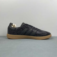 Cargar imagen en el visor de la galería, Adidas Samba OG Black Snakeskin JQ3532