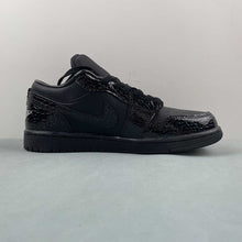 Cargar imagen en el visor de la galería, Air Jordan 1 Low Black Croc White Metallic Silver HJ7743-010