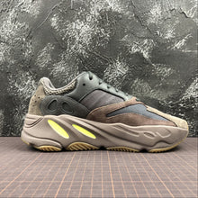 Cargar imagen en el visor de la galería, Adidas Yeezy Boost 700 Mauve EE9614