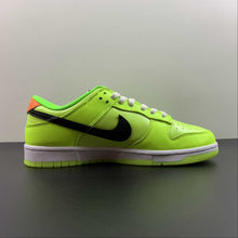 Cargar imagen en el visor de la galería, SB Dunk Low Glow in the Dark Venom Green Black Glow FJ4610-702