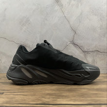 Cargar imagen en el visor de la galería, Adidas Yeezy Boost 700 MNVN Triple Black FV4440