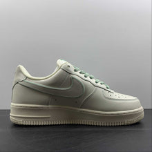 Cargar imagen en el visor de la galería, Air Force 1 07 Low Beige Moon 315122 707
